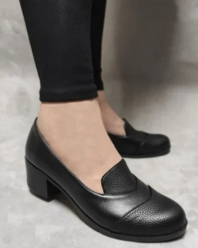 کفش طبی پاشنه دار زنانه مدل ریحان طرح دوتیکه